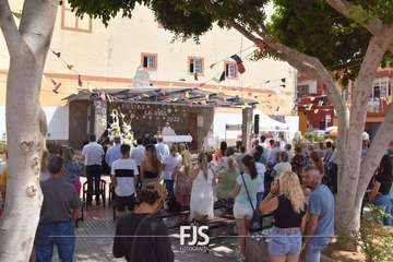 La Viña procesiona a su patrona en la despedida de sus fiestas patronales/Francisco Javier Santana y TA.